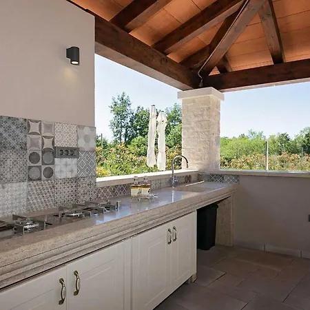 Denis Casa de Férias Cerjani