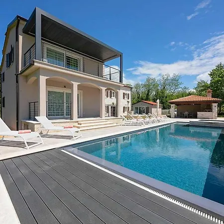 Dom wakacyjny Denis Cerjani