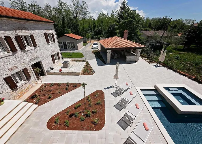 펜션 Denis Cerjani